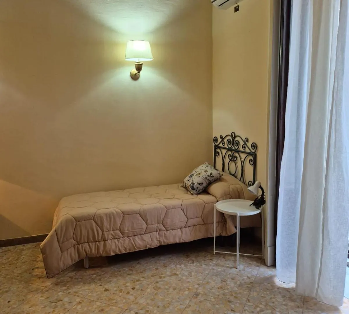 Gli Appartamenti Di Palazzo Umberto I Catania