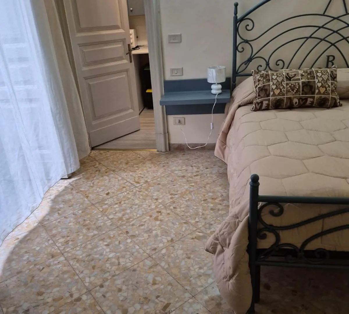 Gli Appartamenti Di Palazzo Umberto I Catania 0*,